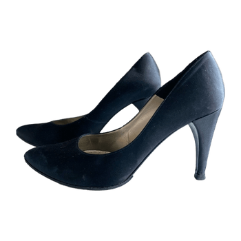Pura lopez heels