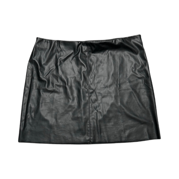 Short faux leather skirt