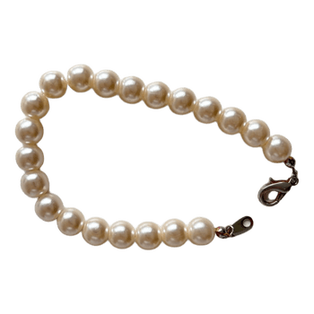 Pearl bracelet with clasp