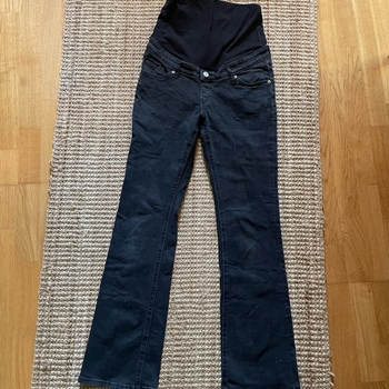 H&M mama slim flare äitiysfarkut
