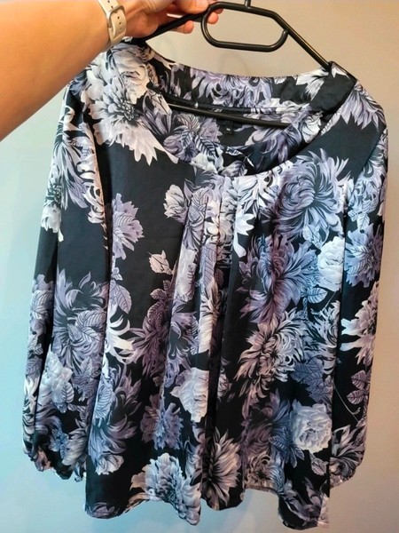 Bexleys Woman floral blouse. Gėlėta palaidinė