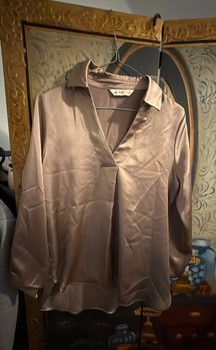 Beige satiinipaita