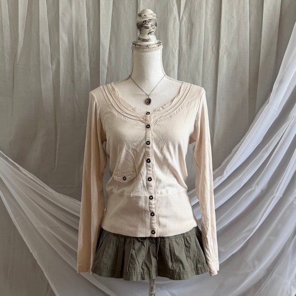 Beige buttoned long sleeve top sweater