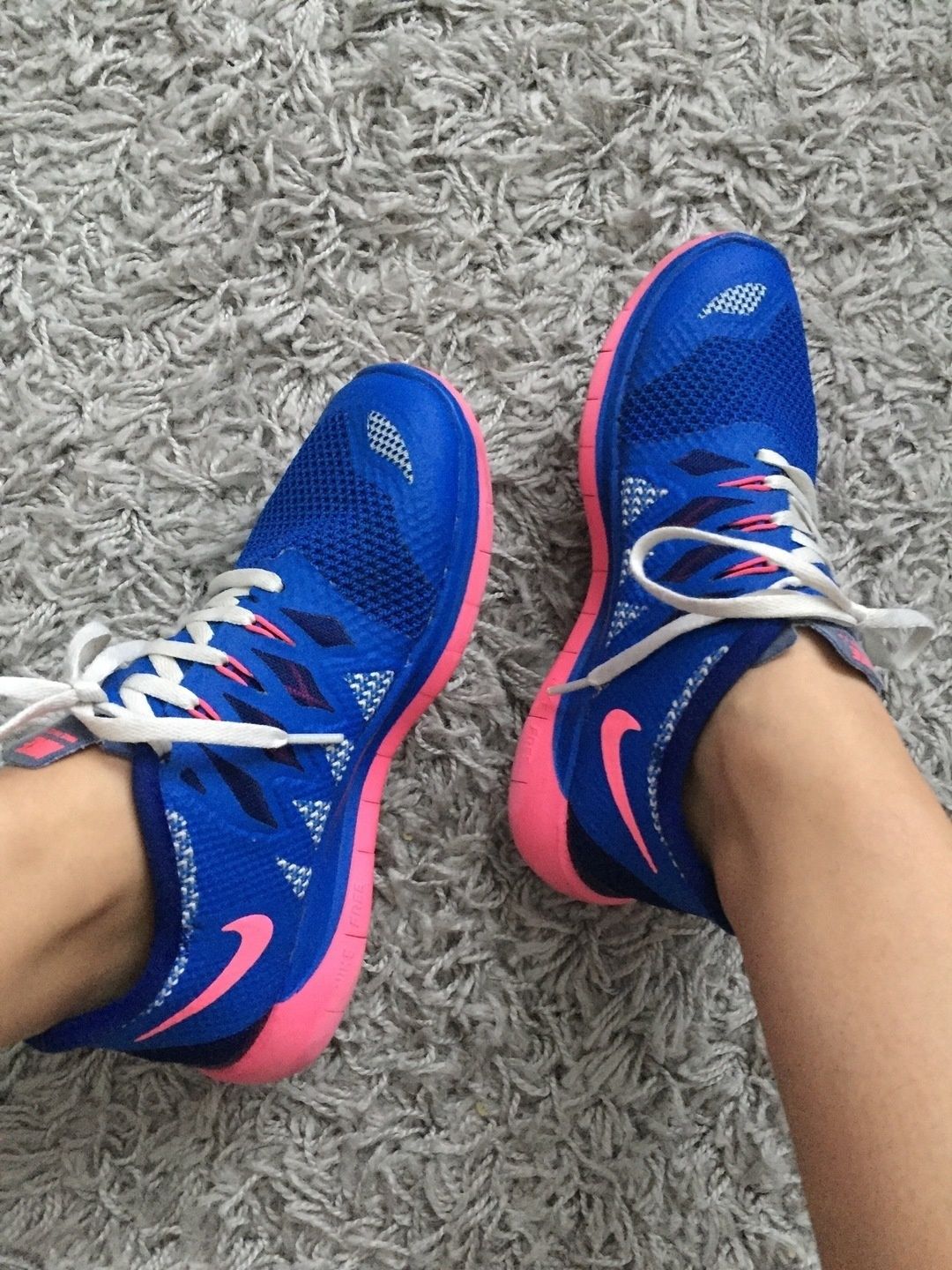 Nike sports shoes