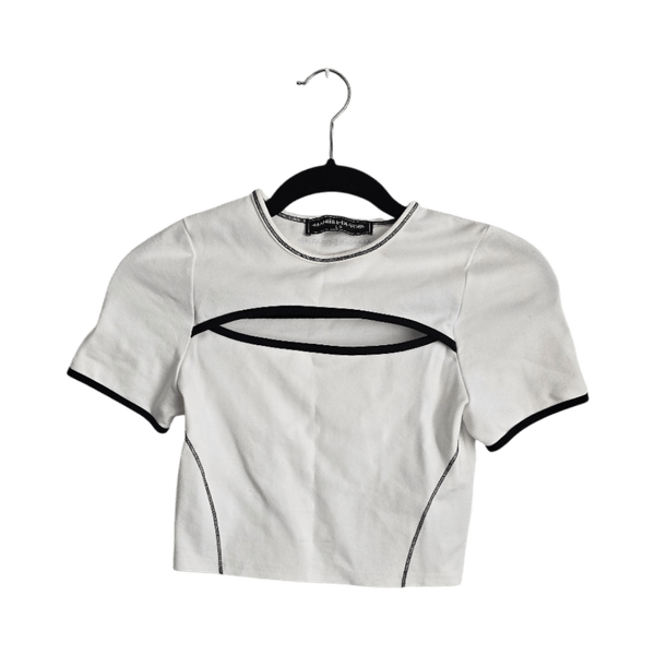 Valkoinen cut-out crop top