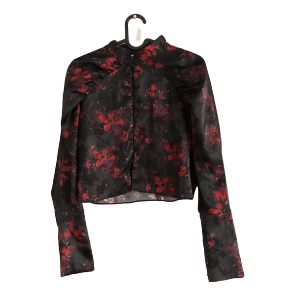 Black floral cropped blouse