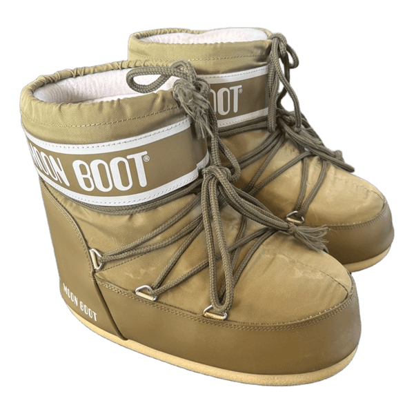 Moon boots
