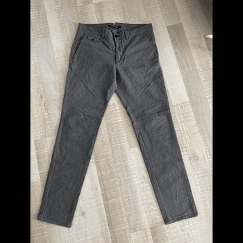 Chino-housut
