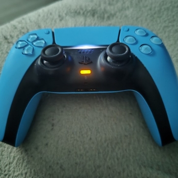 PlayStation 5 ohjain sininen