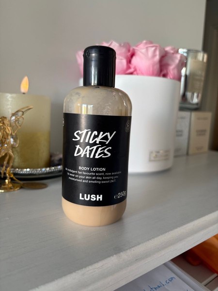 Lush Sticky Dates body lotion