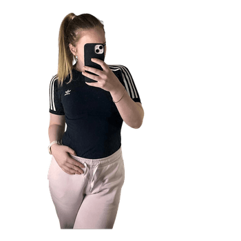 Musta Adidas body