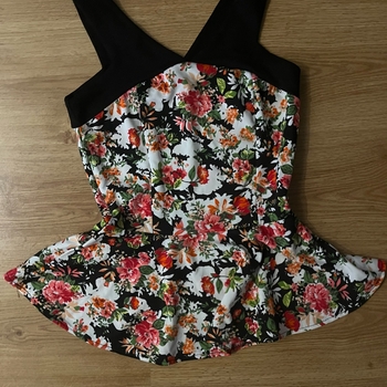 Peplum-paita