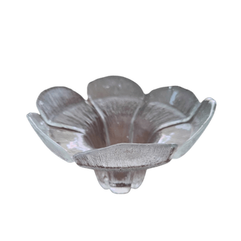 Kirkas lasivati kukkamuoto