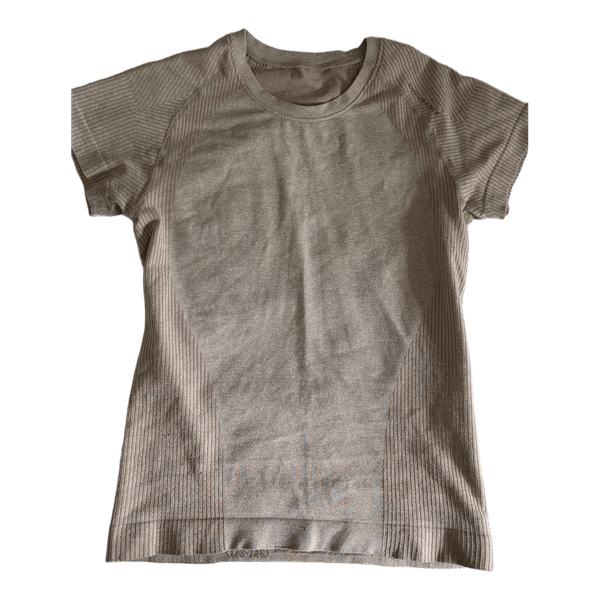 Light pink sports t-shirt