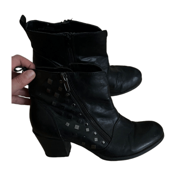 Limited boots