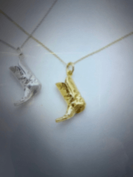 Aida impact Mini boot necklace