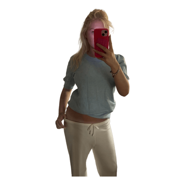 Fin blå stickad tröja