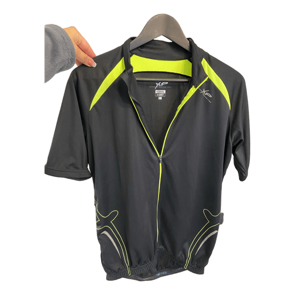 Black cycling jersey