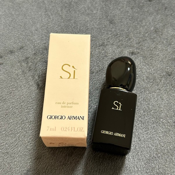 Giorgio Armani Si kvepalai