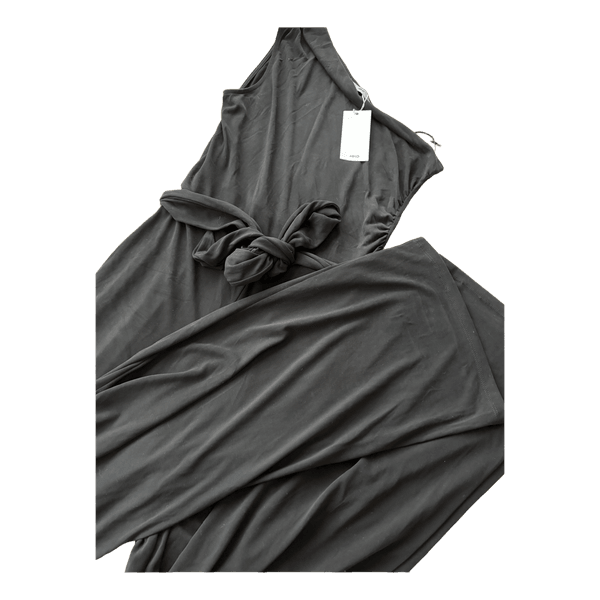 Uusi musta jumpsuit
