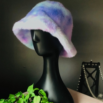 Vaalean pastellinen bucket-hattu