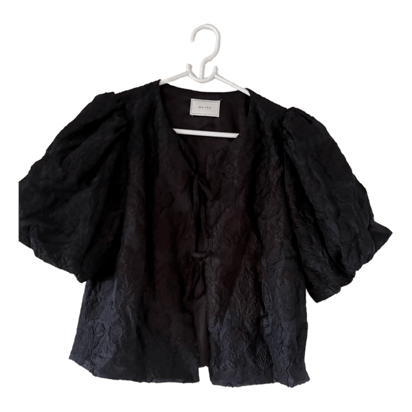 Sort Neo Noir bluse med pufærmer