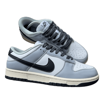 Nike Dunk Low sneakers
