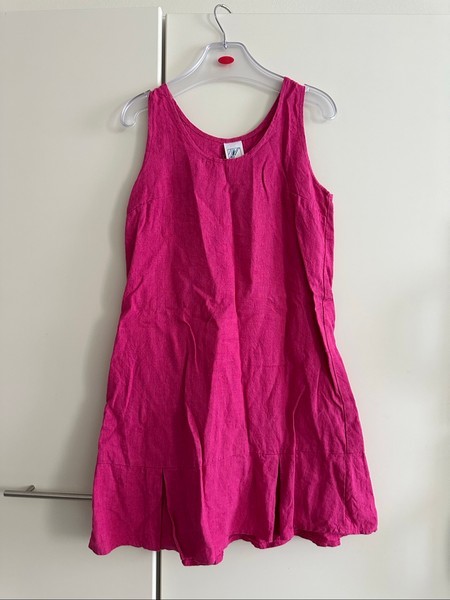 Vaaleanpunainen mekko
