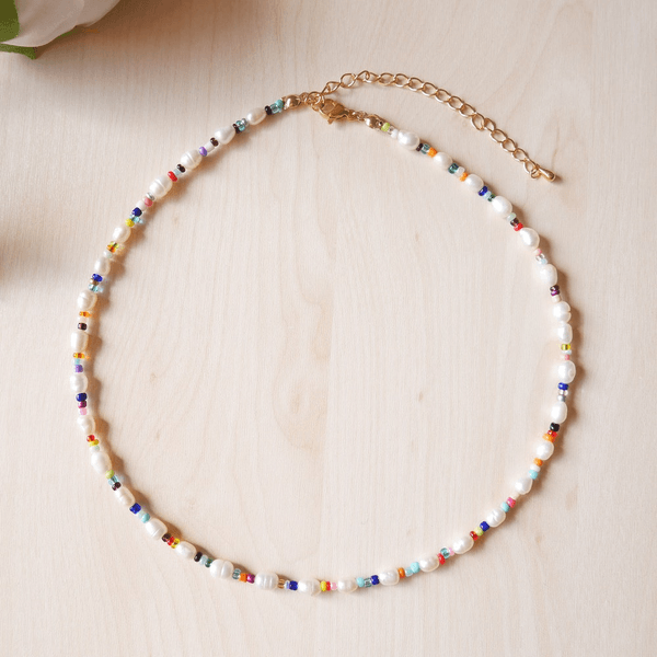 Colorful beaded pearl necklace