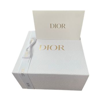 Dior lahjalaatikko , silkkinauha ja kortti