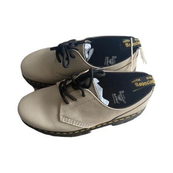 Beige lace-up shoes