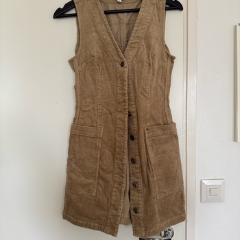 Beige corduroy sleeveless mekko