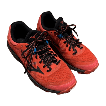 Mizuno sports shoes