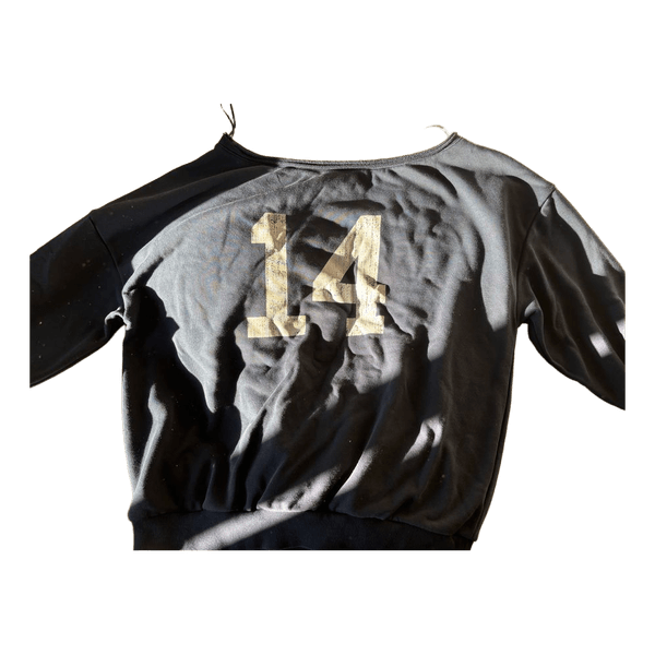 Black number print sweatshirt