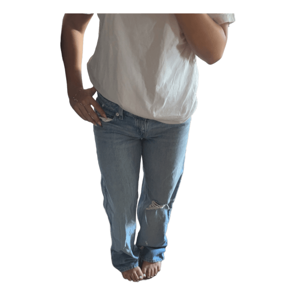 Lyseblå jeans med hul