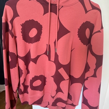 Marimekko Pinkki kukkakuosinen huppari