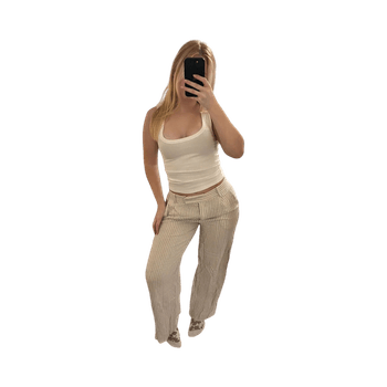 Vaaleat leveät housut