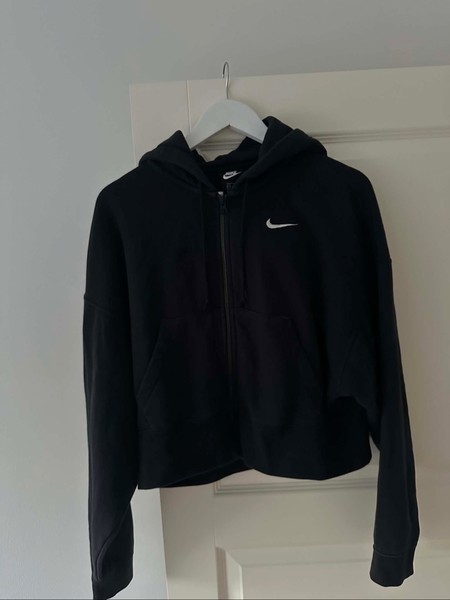 Sort Nike hoodie med lynlås