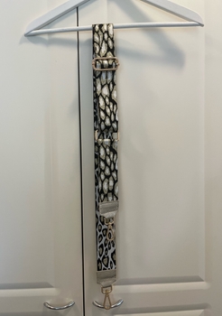 Leopard-kuvioinen laukkuhihna