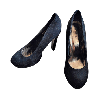 Black high heel pumps