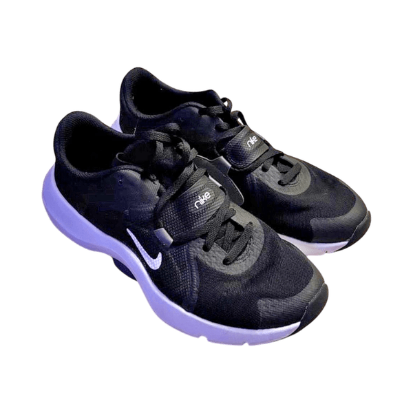 Nike black sneakers