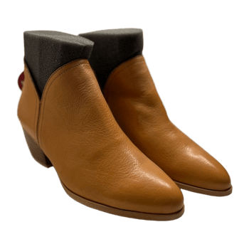 Wonder boots
