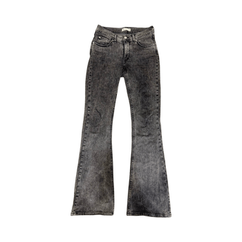 harmaat leveälahkeiset farkut