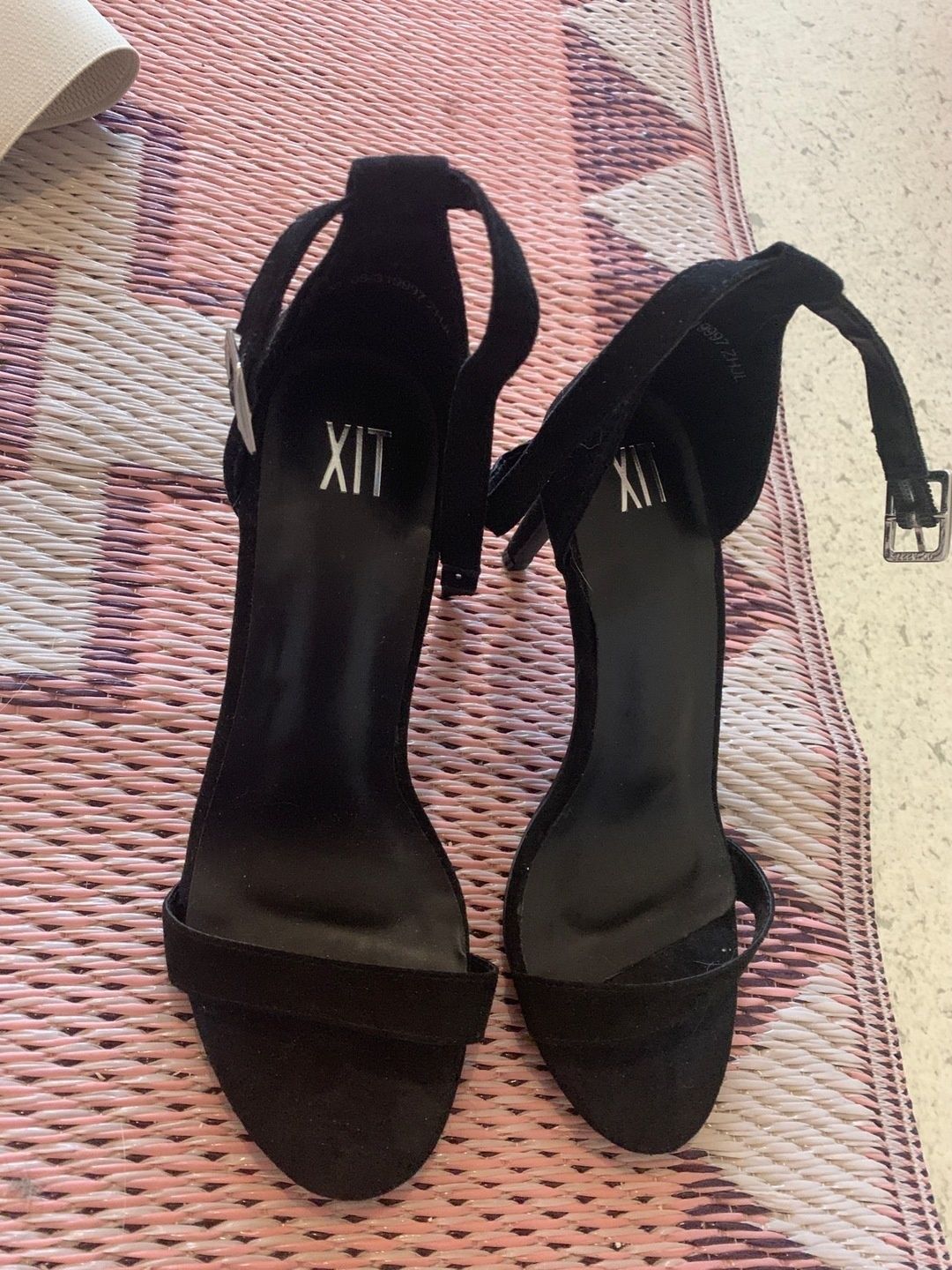 Dinsko heels