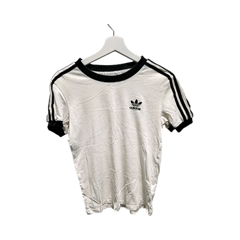 valkoinen adidas t-paita