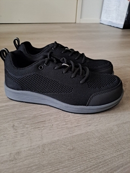 Mustat turvakengät 