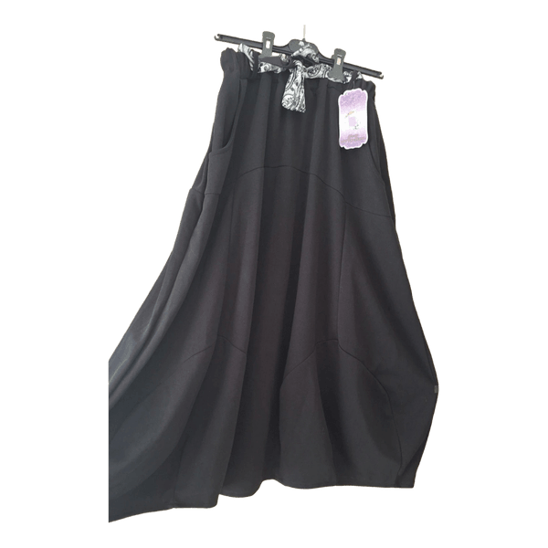 Black long skirt