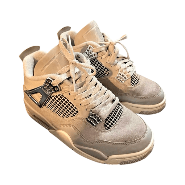 Air Jordan 4 Retro Frozen moments