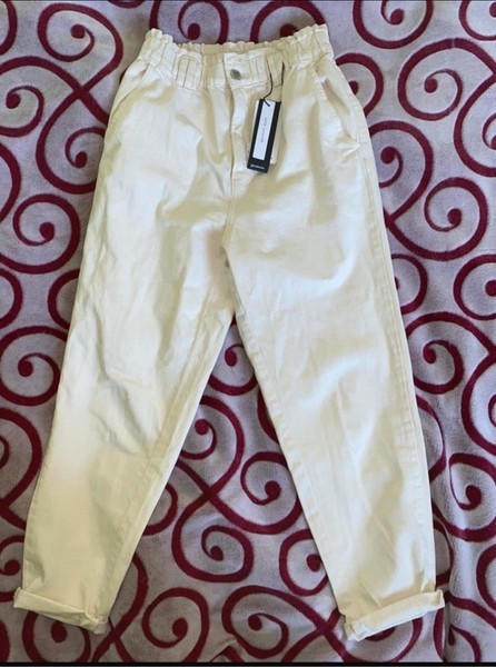 Stradivarius cream trousers