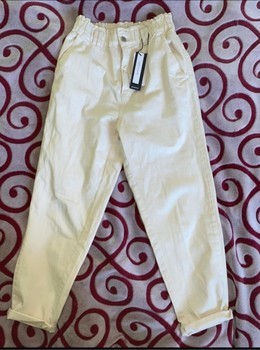 Stradivarius cream trousers